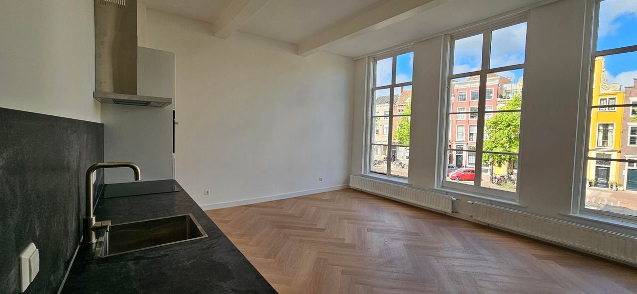 Licht 2-kamerappartement aan gracht - Afbeelding 3
