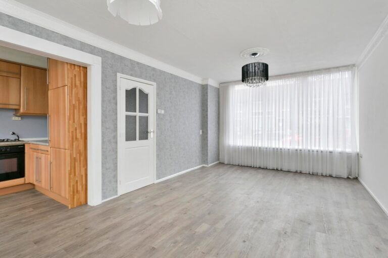 80 m² Home with Garden in the Generalenbuurt - Image 7