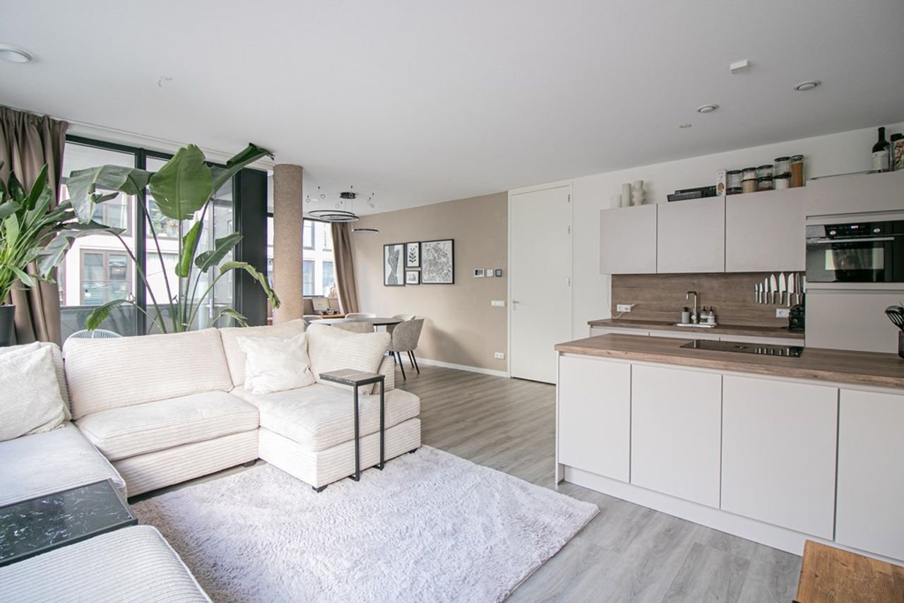 2-slaapkamerappartement met balkon - Afbeelding 1
