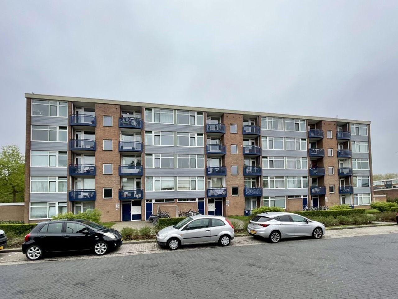 3-room apartment with 2 balconies - Image 1