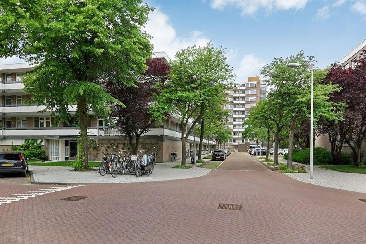 Licht 3-kamerappartement met balkon - Afbeelding 1