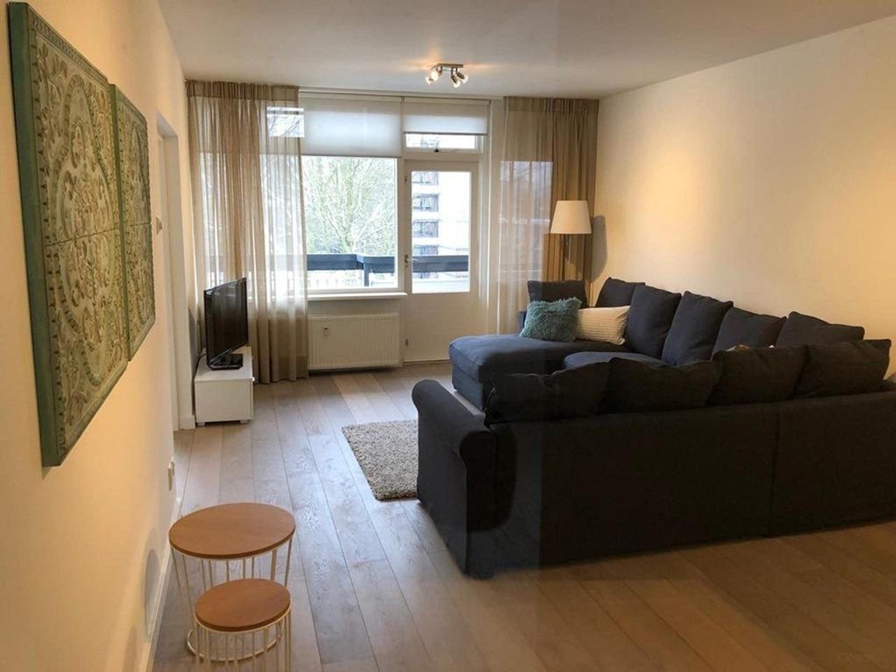 Licht 3-kamerappartement met balkon - Afbeelding 2
