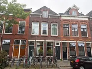 Sustainable apartment available for 6 months in the Herewegbuurt