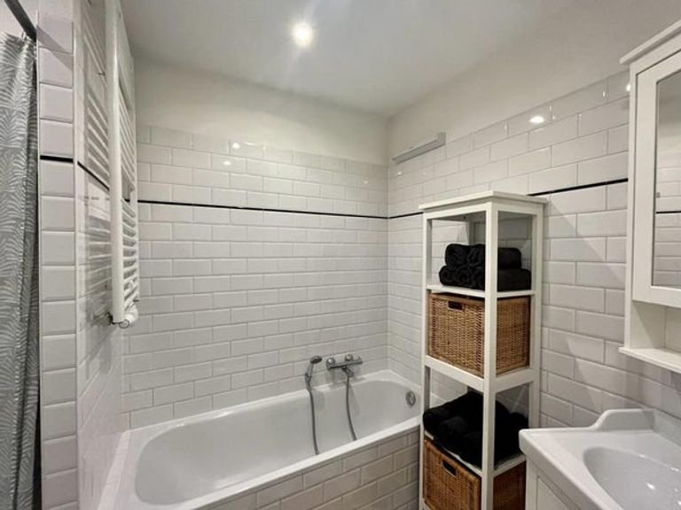 Gemeubileerd 3-kamerappartement met balkon - Afbeelding 7