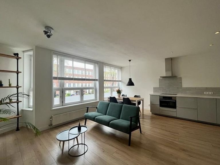Gemeubileerd 3-kamerappartement met balkon - Afbeelding 2