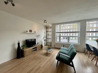 Gemeubileerd 3-kamerappartement met balkon