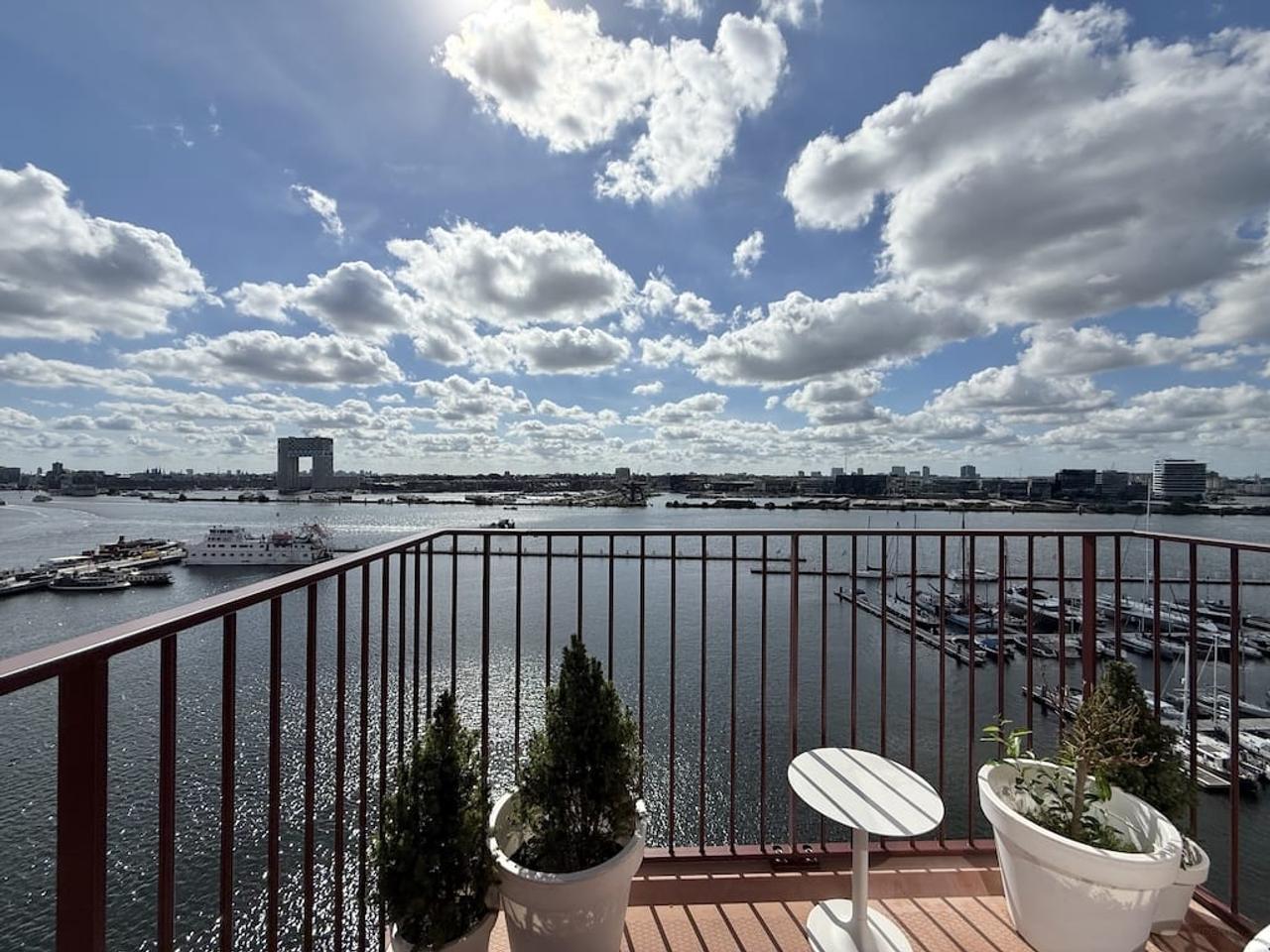 Furnished apartment with balcony by the IJ - Image 7