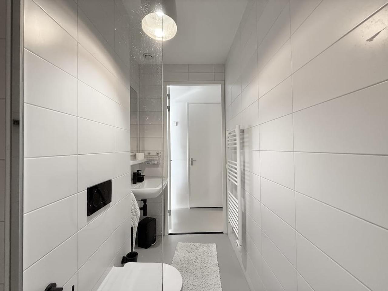 Furnished apartment with balcony by the IJ - Image 13