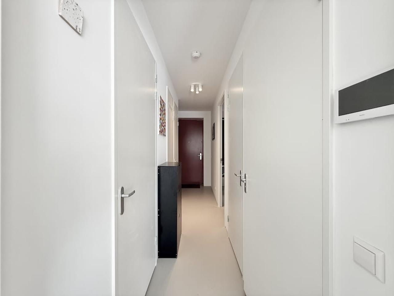 Furnished apartment with balcony by the IJ - Image 15