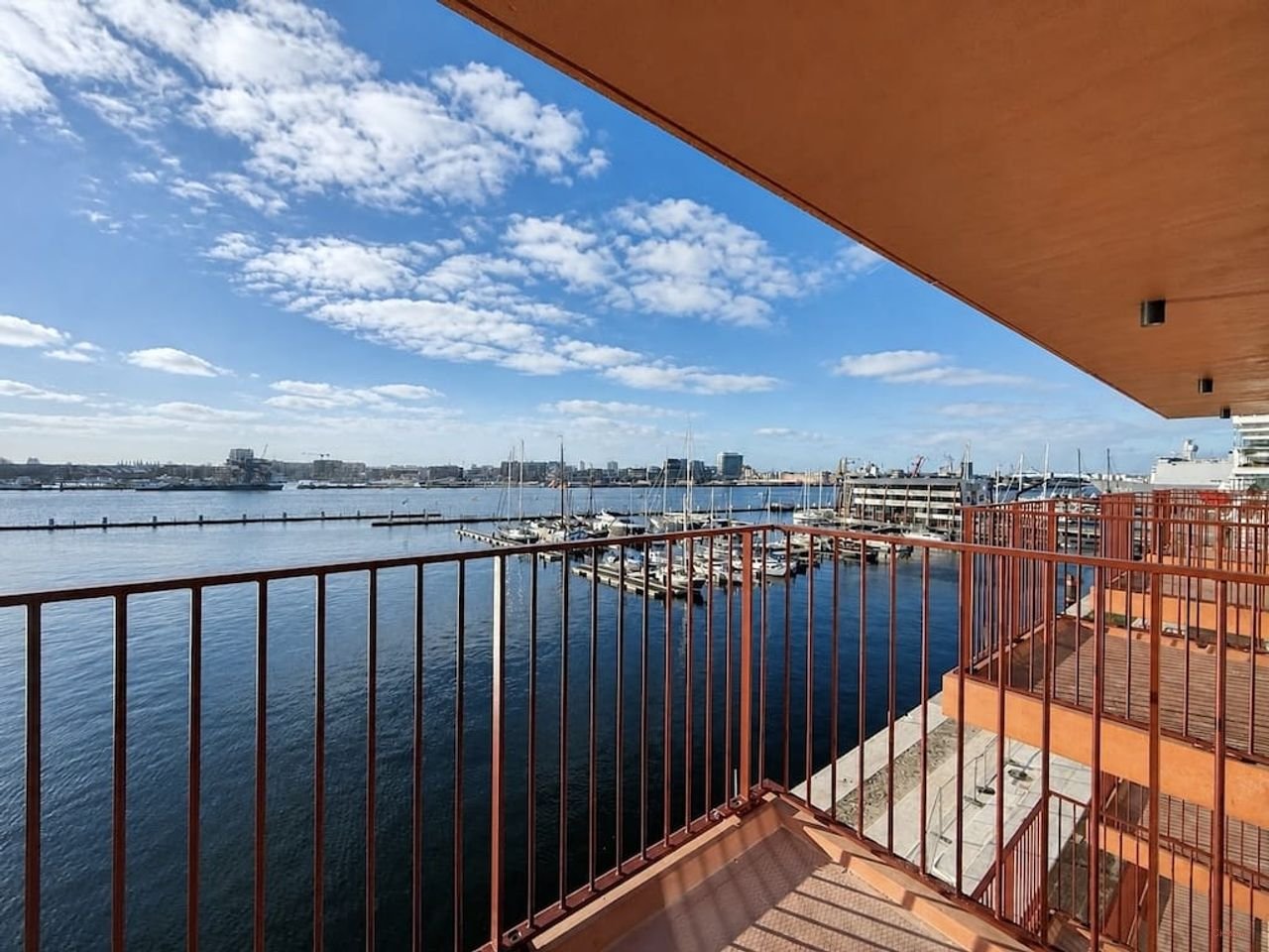 Licht appartement aan het IJ op de NDSM-werf - Afbeelding 5