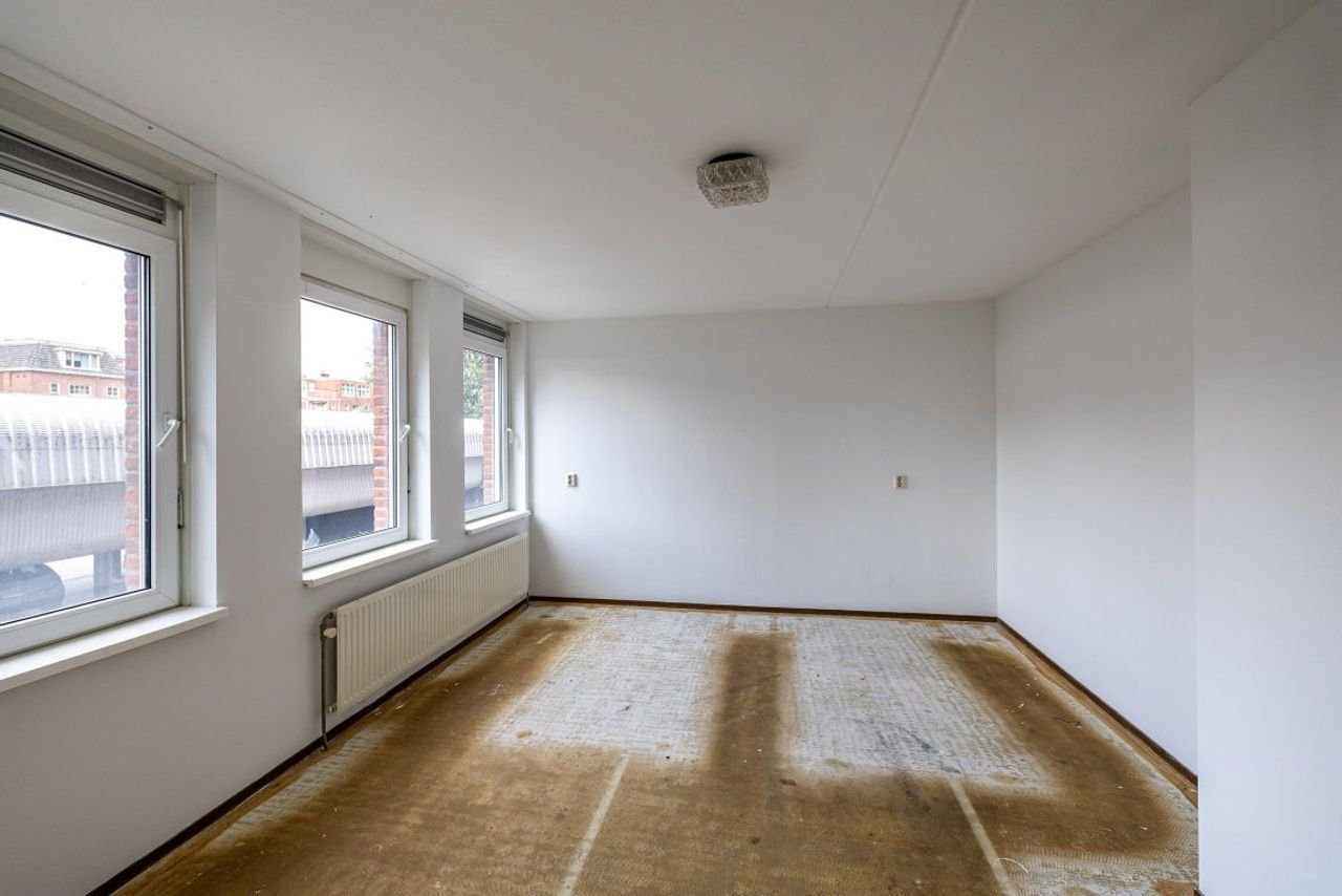 3-slaapkamerappartement met loggia - Afbeelding 12
