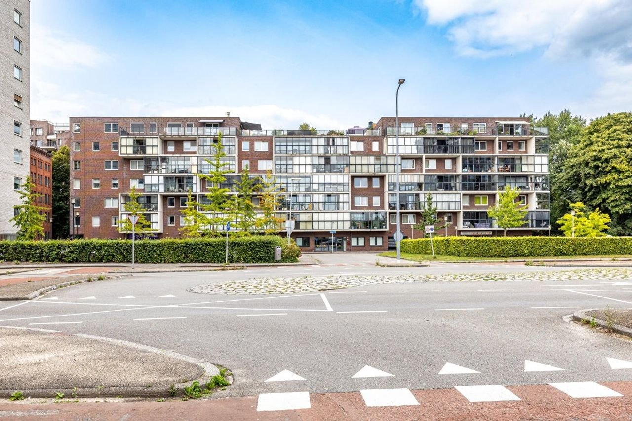 3-slaapkamerappartement met loggia - Afbeelding 1