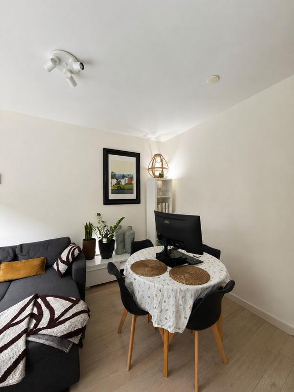 Gemeubileerd 2-kamerappartement in Nieuwe Westen - Afbeelding 9