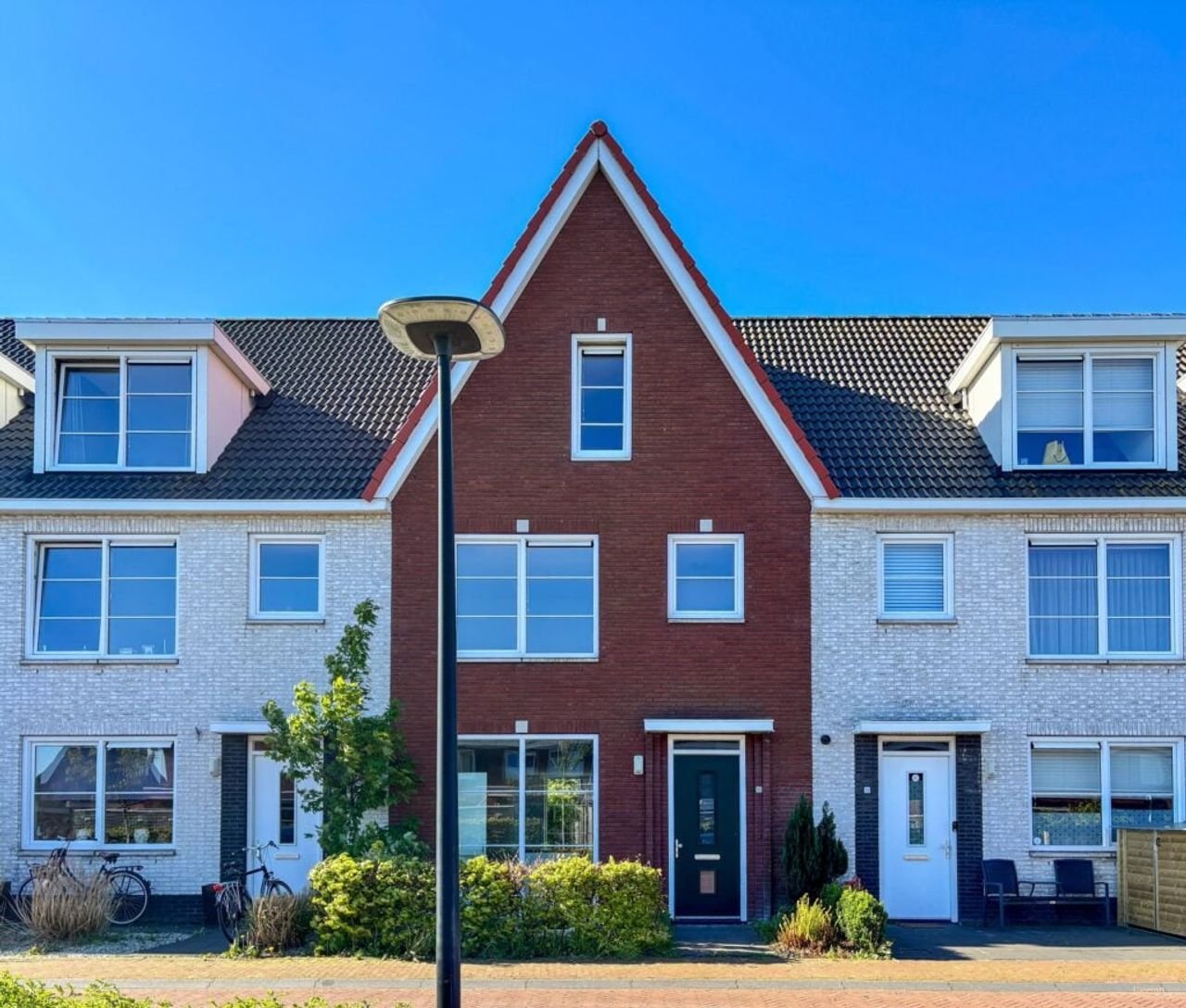 167 m² gezinswoning met tuin in Binnenduin - Afbeelding 1