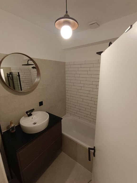 Furnished townhouse with garden and studio - Image 12