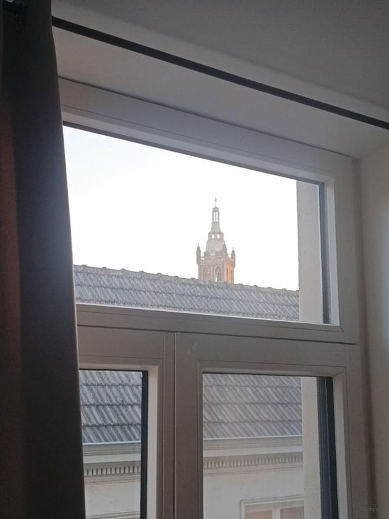 Furnished townhouse with garden and studio - Image 2