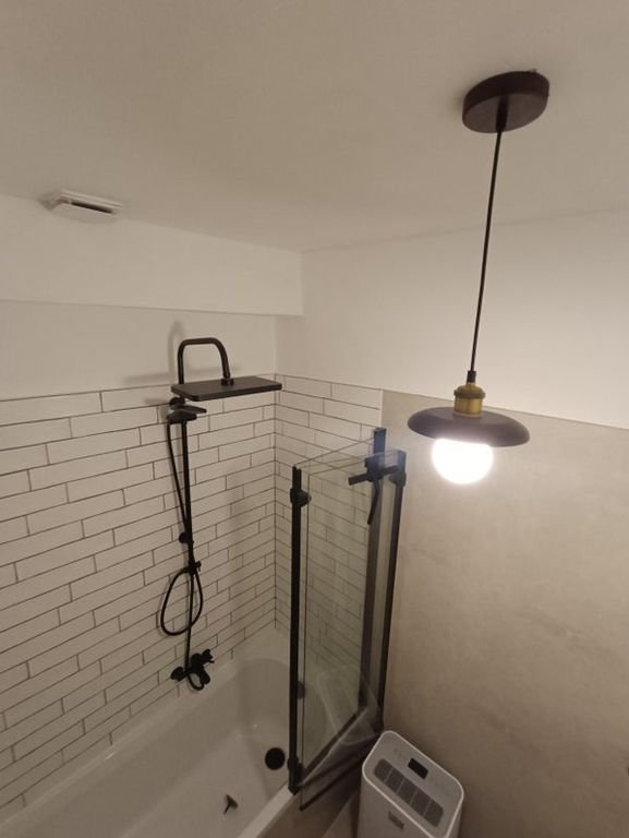 Furnished townhouse with garden and studio - Image 11