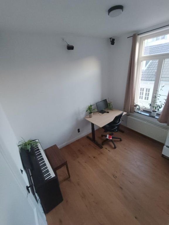 Furnished townhouse with garden and studio - Image 17