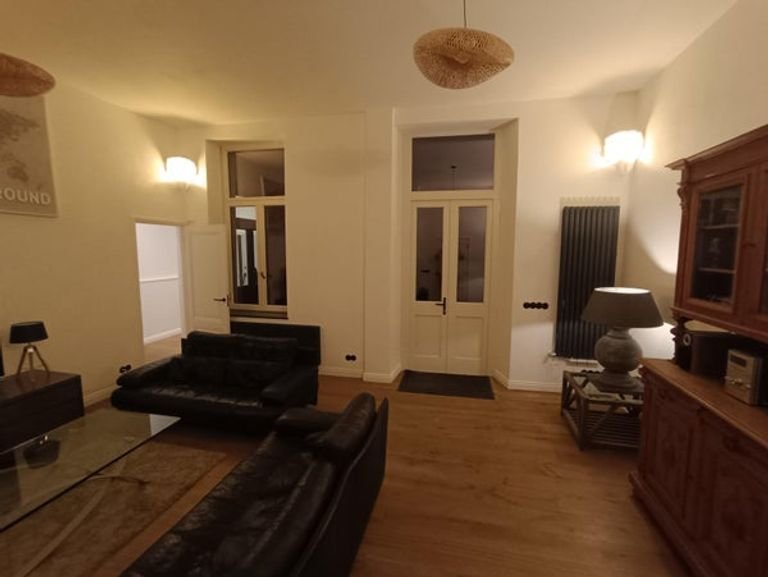 Furnished townhouse with garden and studio - Image 4