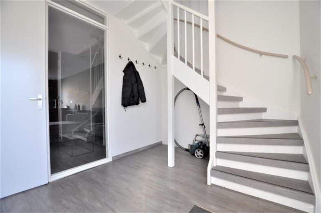 Furnished terraced house with garden in Best - Image 2
