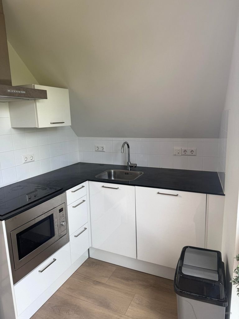 Gemeubileerde studio met balkon - Afbeelding 3