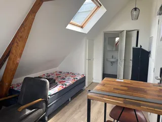 Gemeubileerde studio met balkon
