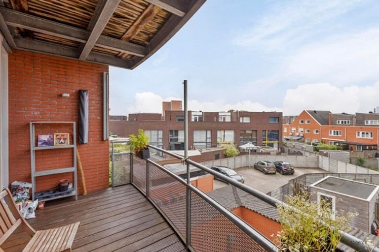 Apartment with 2 Parking Spaces - Image 17
