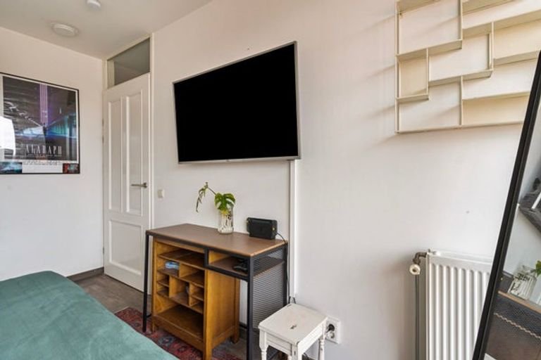 Apartment with 2 Parking Spaces - Image 11