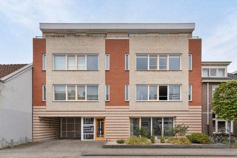 3-kamer appartement in Tilburg met 2 parkeerplaatsen - Afbeelding 1