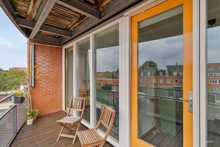 Apartment with 2 Parking Spaces - Image 16
