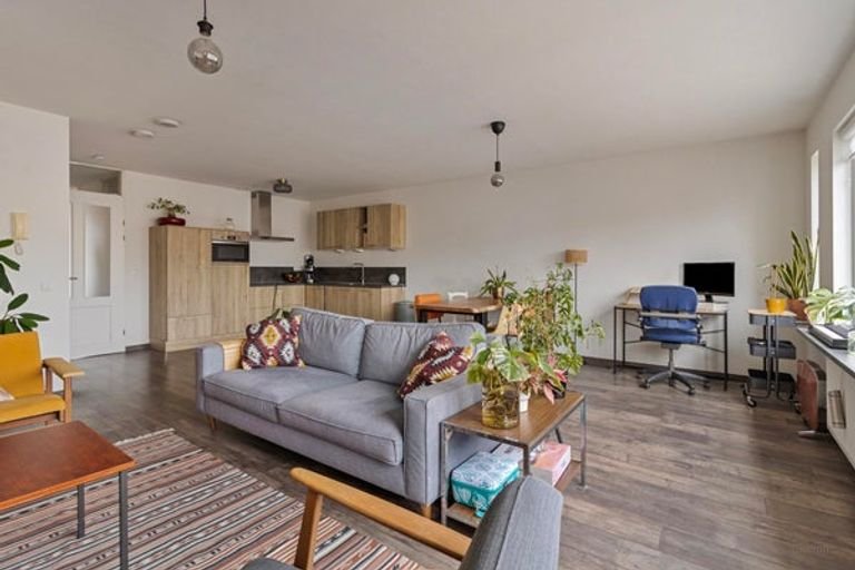 Apartment with 2 Parking Spaces - Image 3