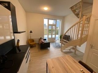 Ground floor apartment with garden - Image 2