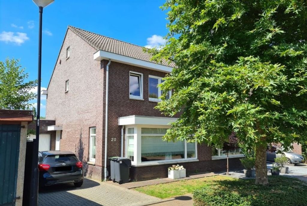 Energy-efficient semi-detached house in Amstenrade - Image 2
