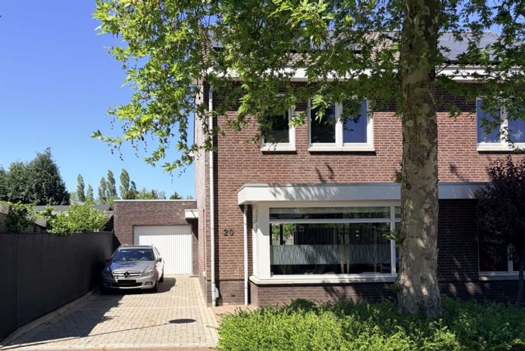 Energy-efficient semi-detached house in Amstenrade - Image 1