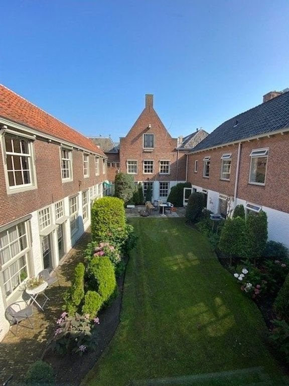 Hofjesappartement in hartje Leiden - Afbeelding 24