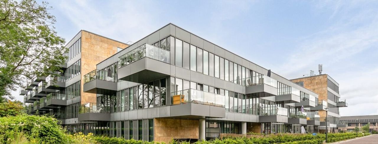 Three-room apartment with terrace and gym in Eindhoven - Image 1