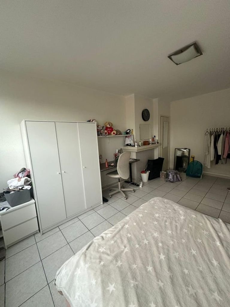 Room above Stadsveld Shopping Center - Image 3