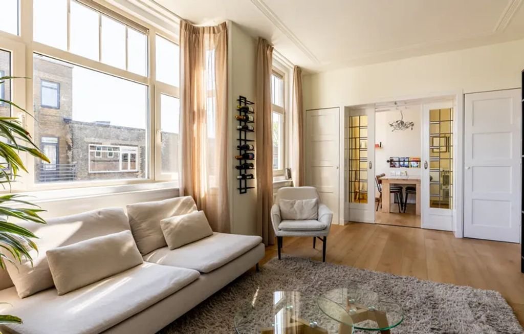 Gemeubileerd 4-slaapkamerappartement in Blijdorp - Afbeelding 3