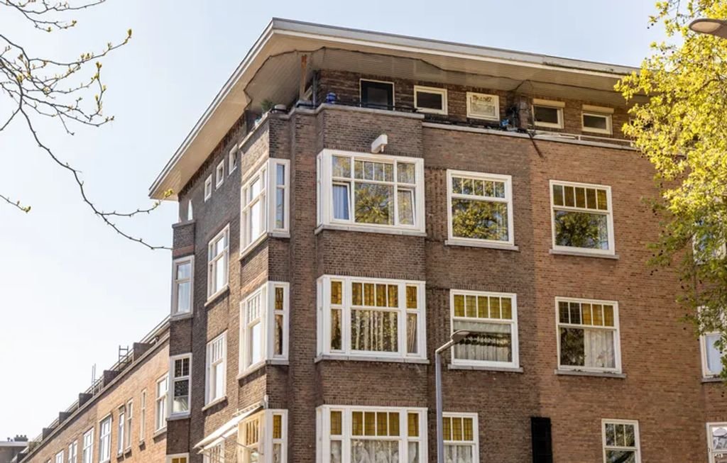 Gemeubileerd 4-slaapkamerappartement in Blijdorp - Afbeelding 1
