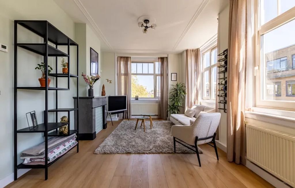 Gemeubileerd 4-slaapkamerappartement in Blijdorp - Afbeelding 2
