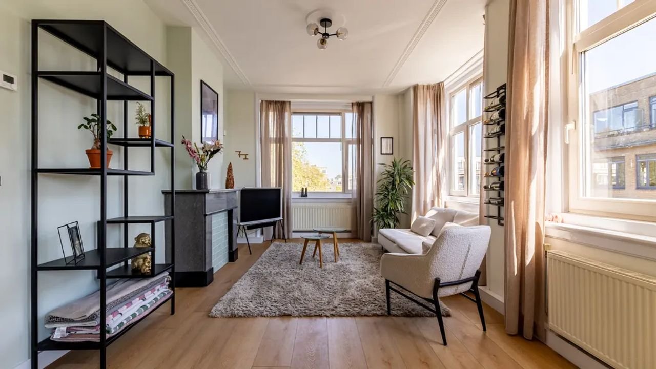 Gemeubileerd 4-slaapkamerappartement in Blijdorp - Afbeelding 9