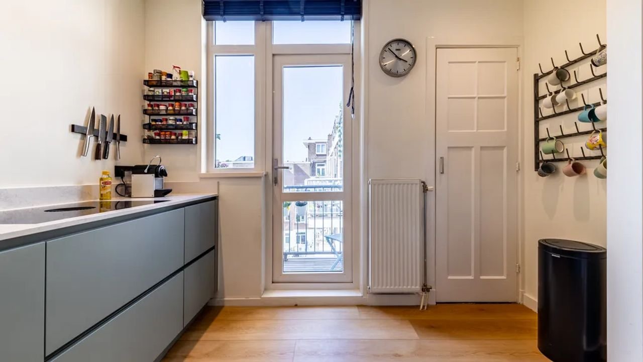 Gemeubileerd 4-slaapkamerappartement in Blijdorp - Afbeelding 18