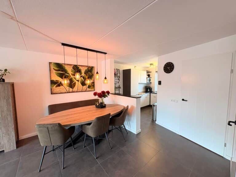 Furnished 4-bedroom house with garden - Image 5