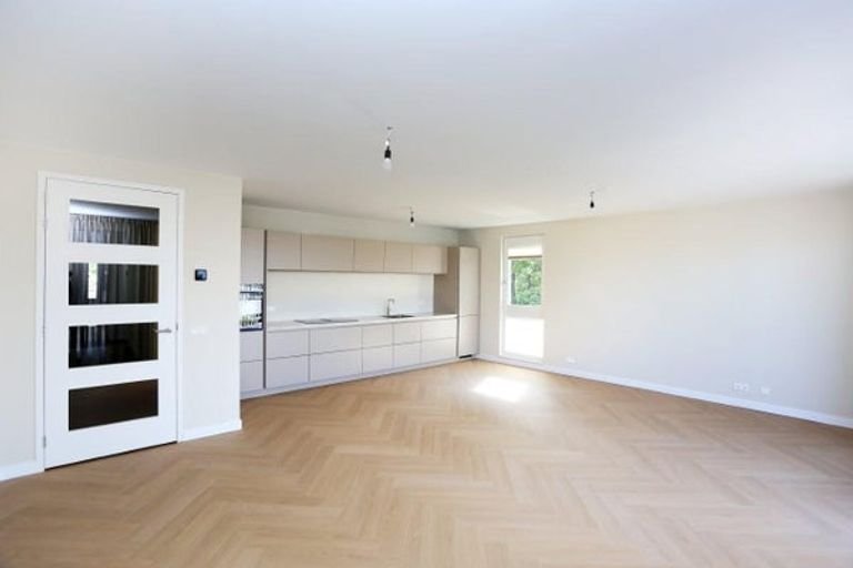 Corner apartment with 3 bedrooms - Image 6