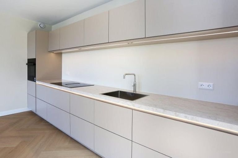 Corner apartment with 3 bedrooms - Image 7
