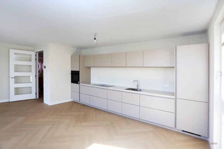 Corner apartment with 3 bedrooms - Image 5