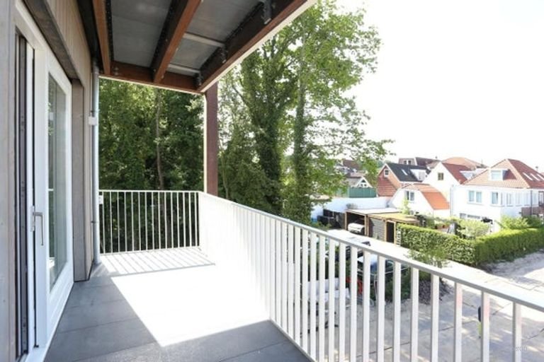 Corner apartment with 3 bedrooms - Image 11