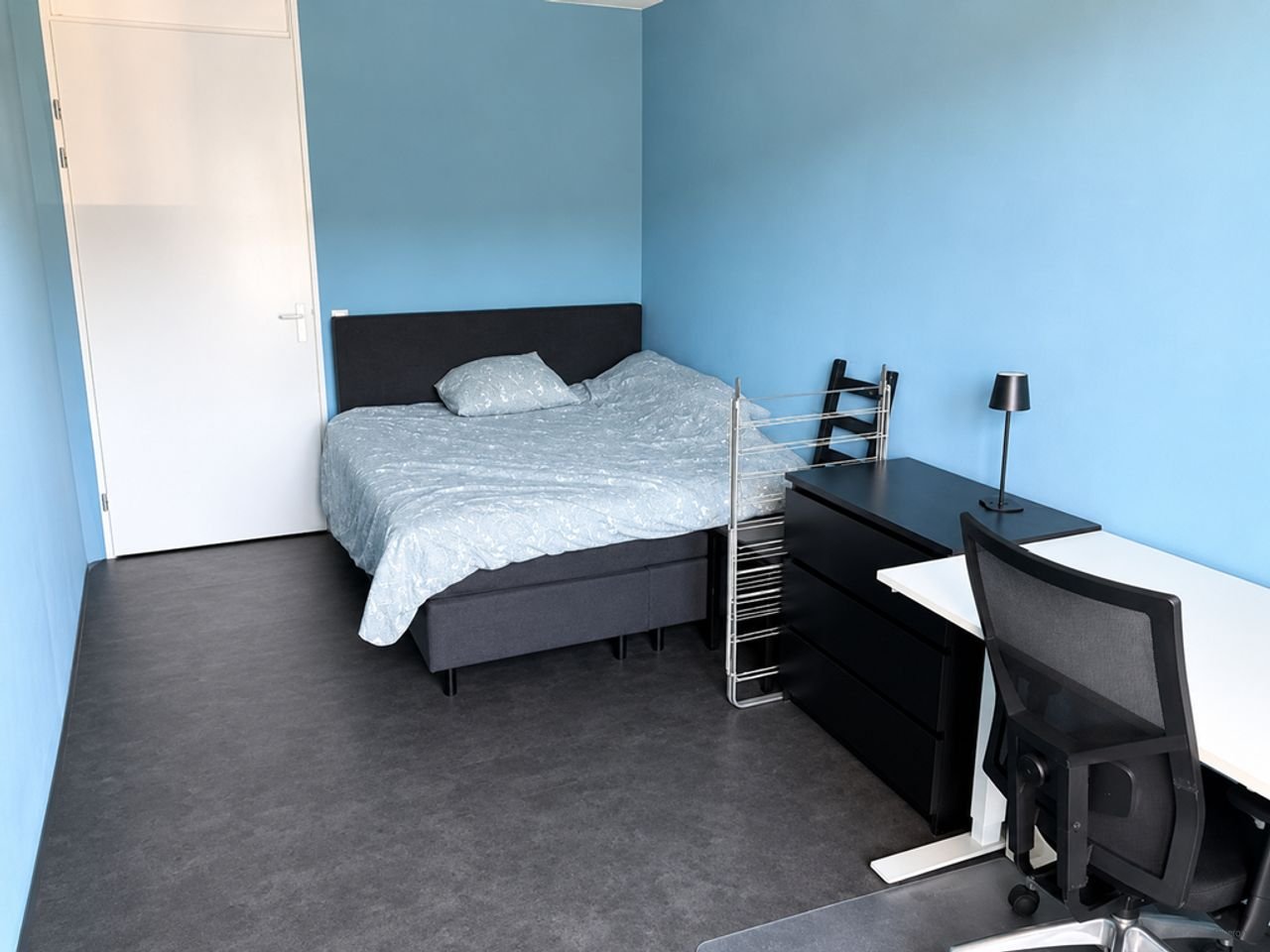 Apartment with Terrace in Huiswaard - Image 9