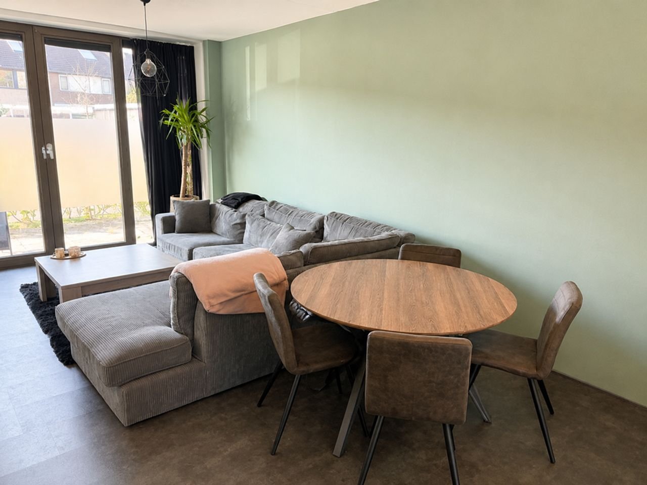 Apartment with Terrace in Huiswaard - Image 3