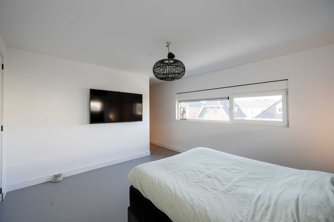 Vrijstaande villa aan het water in Nobelhorst - Afbeelding 17